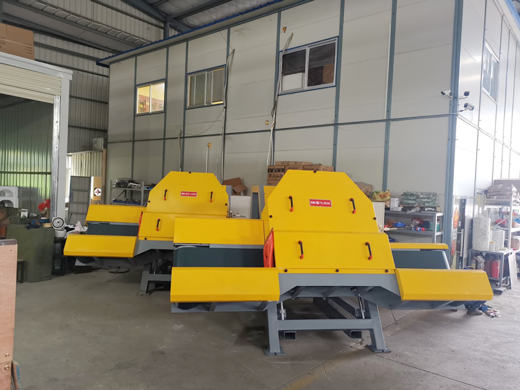 Veneer stone saw is loading and shipping to Australia Тонкая шпона