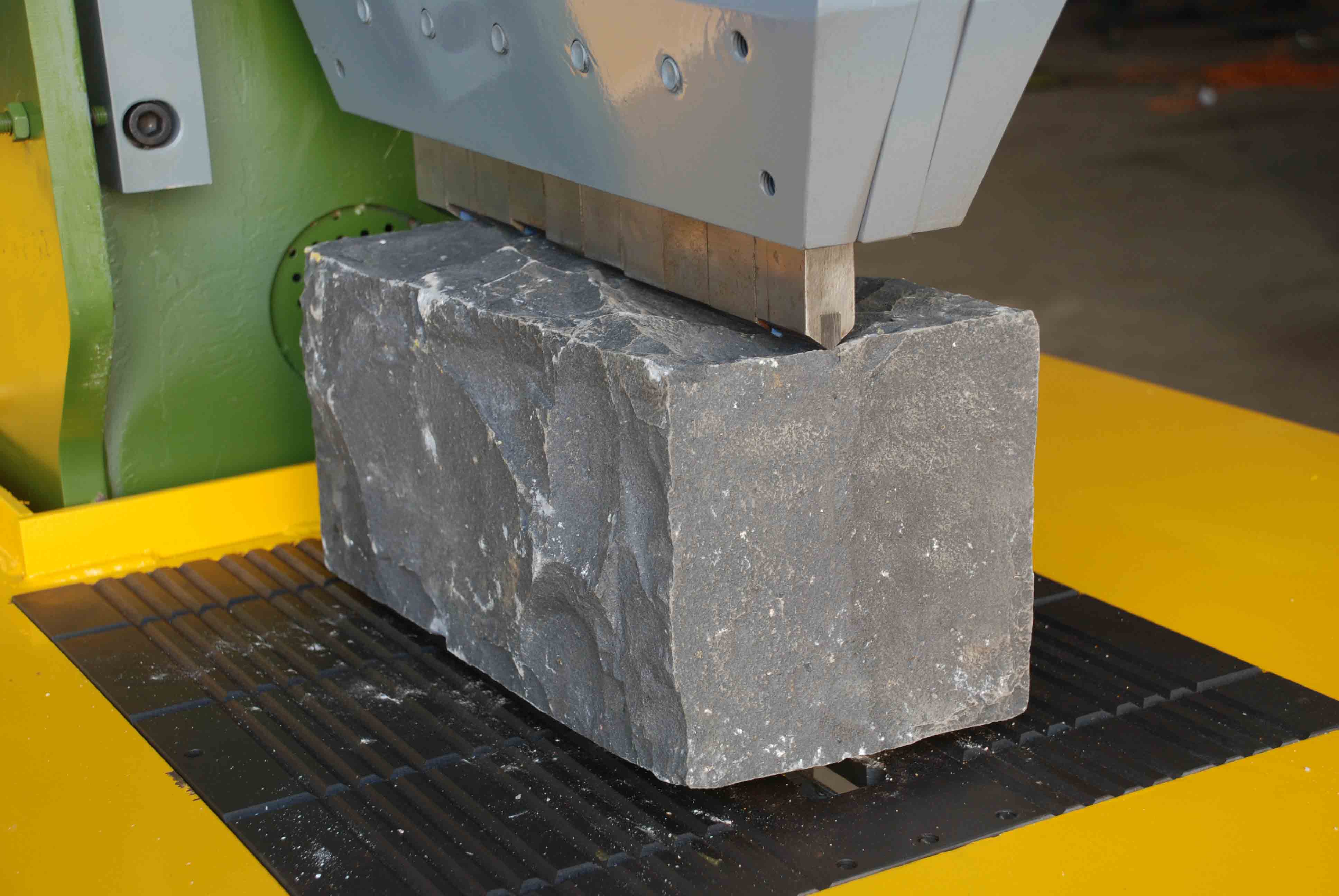 Завод Xiamen Bestlink является профессиональным производителем гидравлических камнекольных машин для натурального лица.