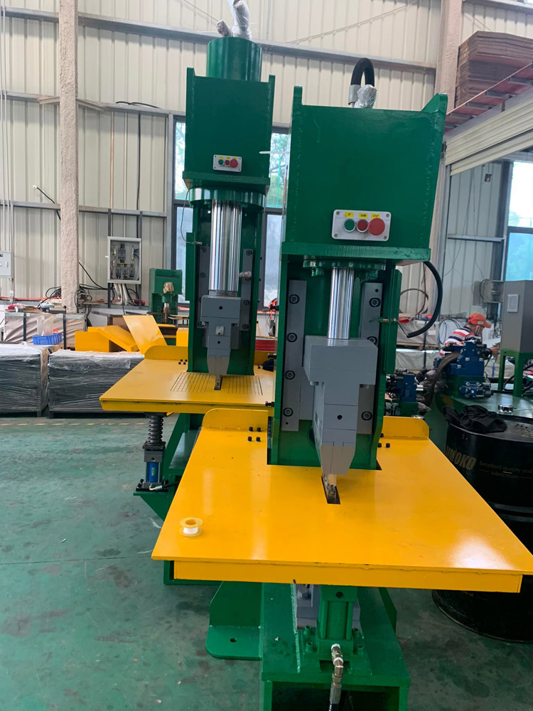 279367182_3 19965821031 3058_9 17806698318 2553844_N